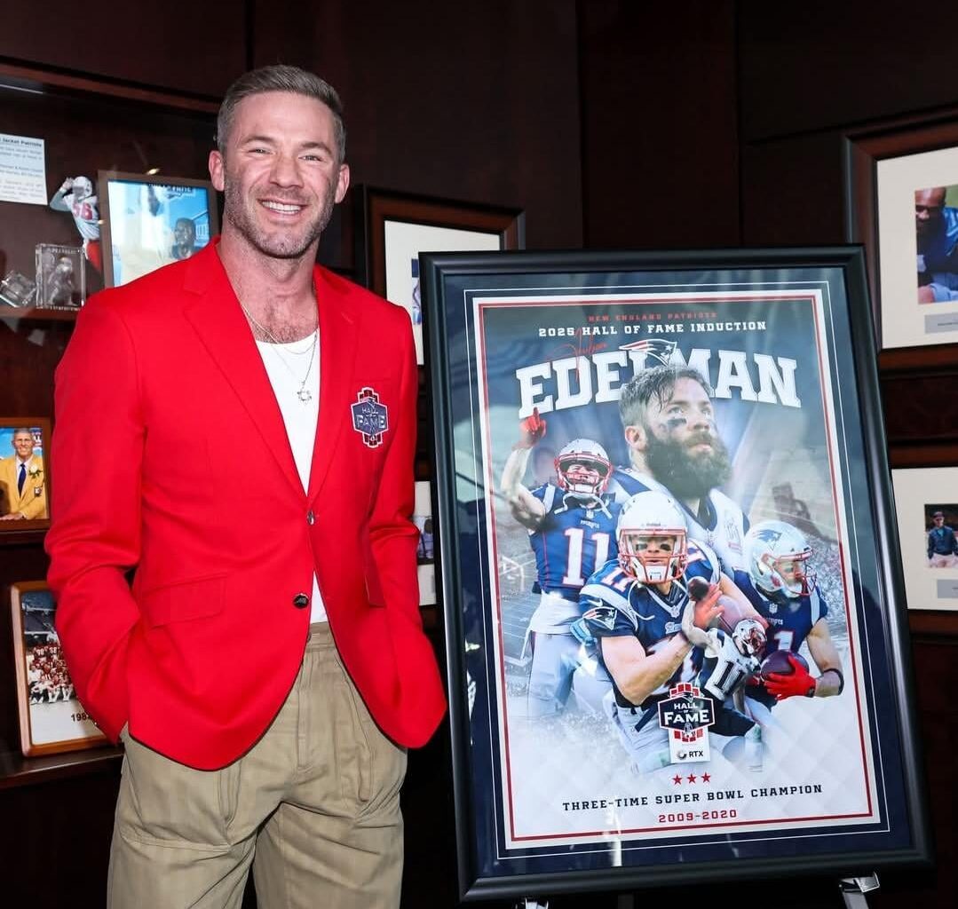 First look at Edelman in the Red Jacket