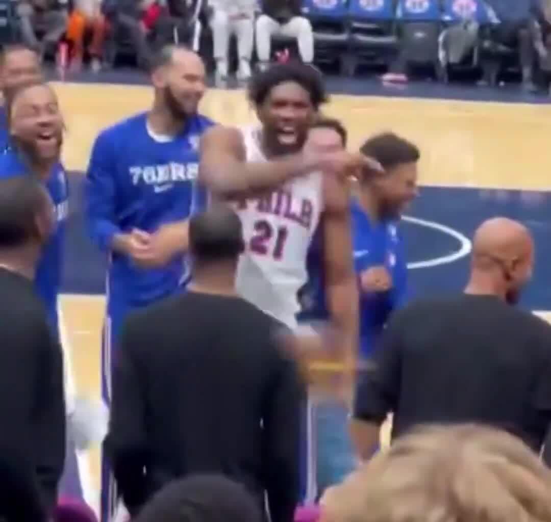 [VIDEO] A Wizards fan heckled the Sixers bench for the entirety of their game; when the Sixers' completely erased the 19-point deficit and won in OT, they returned the favor in a playful way.