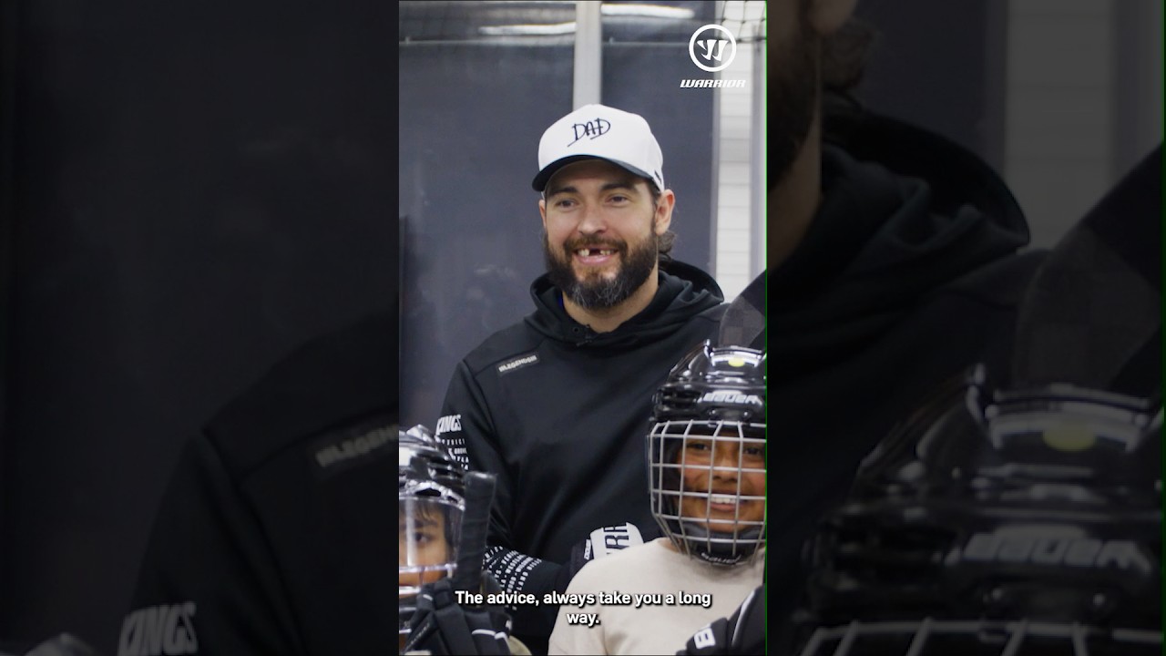 Always a good day at We Are All Kings Camp when Coach Drew stops by 👀🏒 #lakings #hockey