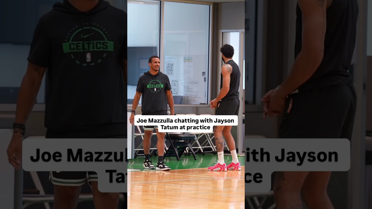 Jayson Tatum and Joe Mazzulla talking after practice