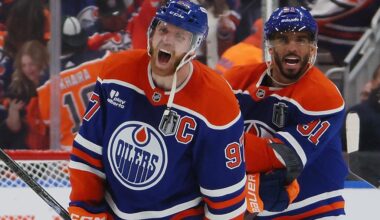 Connor McDavid signs $25 million contract extension in Oilers boon