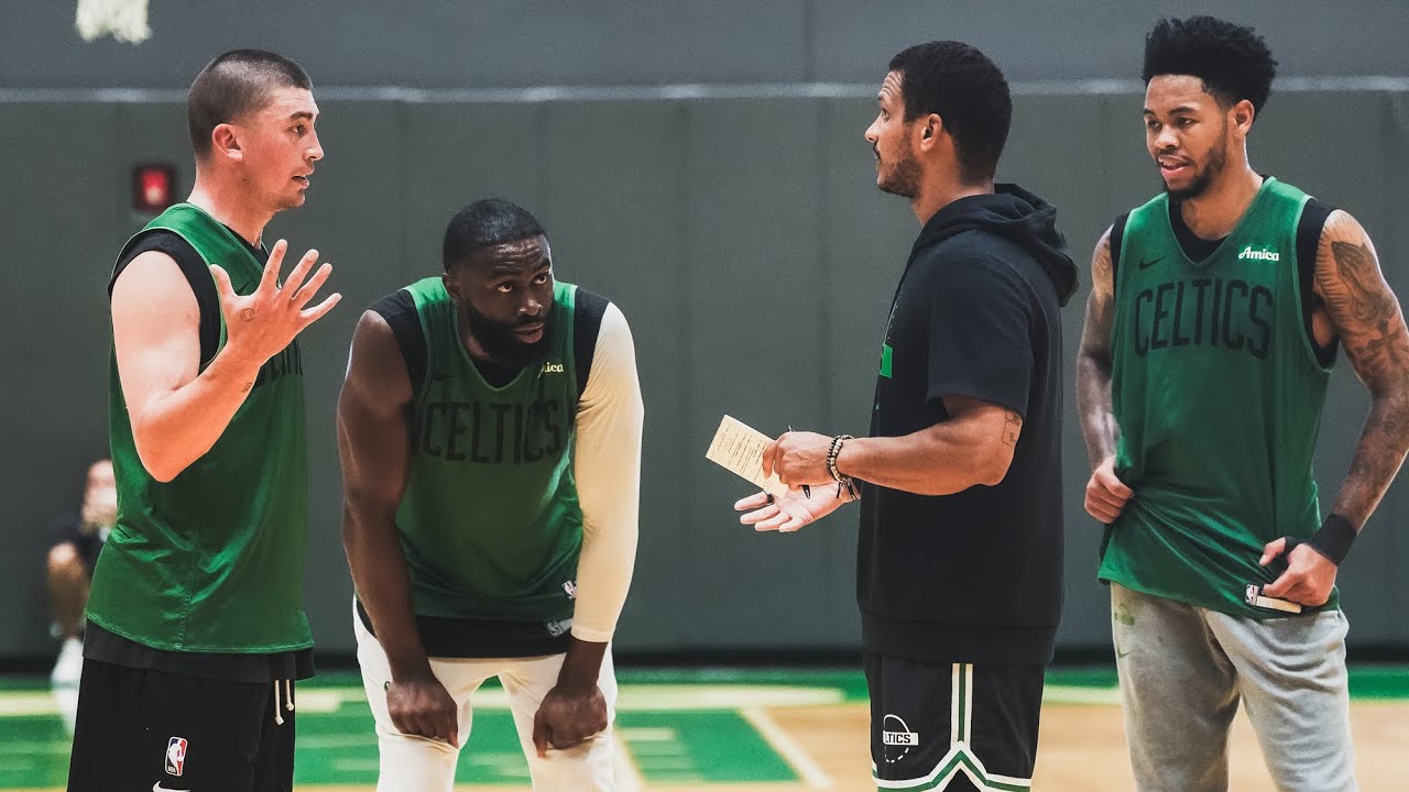 Sam Cassell calls this year's Celtics training camp "The War Zone" | Celtics Insiders