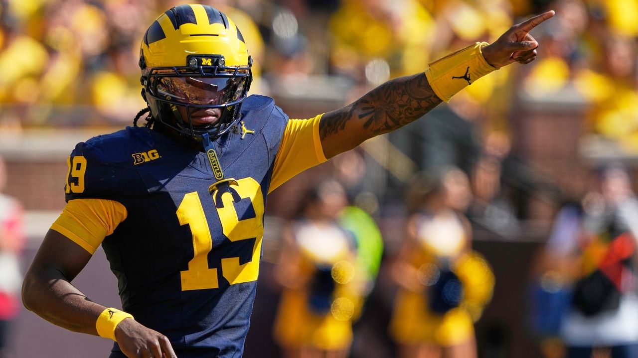 Michigan's Bryce Underwood one of many Big Ten quarterbacks starting in 1st or 2nd year of college