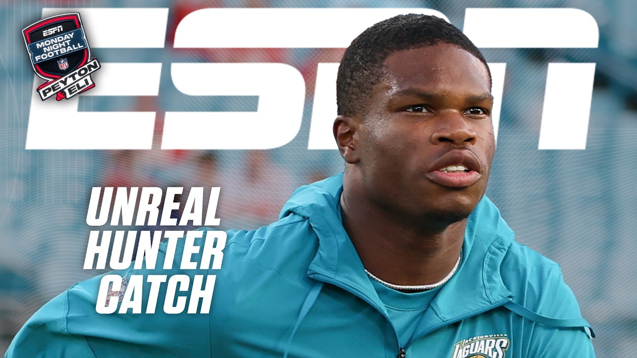 WHAT. A. CATCH. 😱 Travis Hunter MOSSES Chiefs defenders & Trevor Lawrence runs in TD | ManningCast