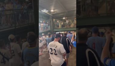 LETS GO BREWERS 👏 #milwaukeebrewers #baseball