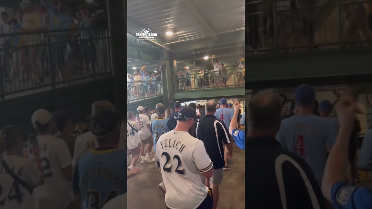 LETS GO BREWERS 👏 #milwaukeebrewers #baseball