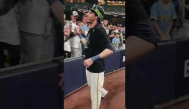 Christian Yelich: man of the people ✋