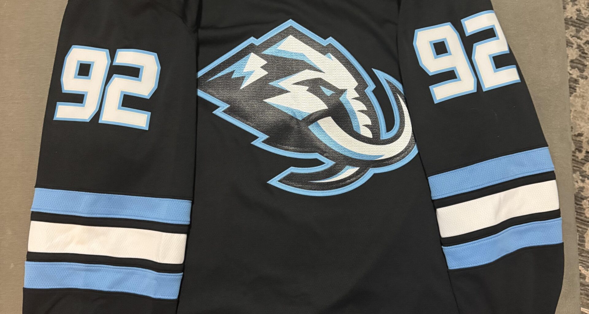 Anyone down for a jersey size trade?