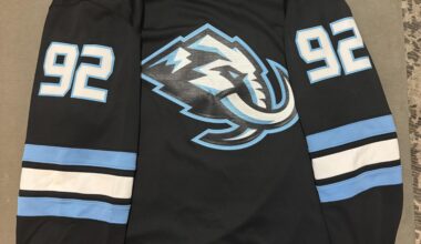 Anyone down for a jersey size trade?