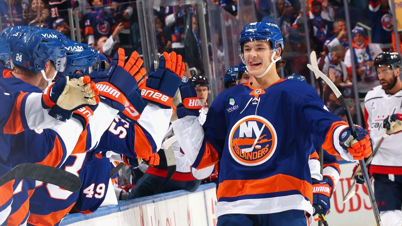 MATTHEW SCHAEFER scores 1ST NHL GOAL🥳☝️🚨