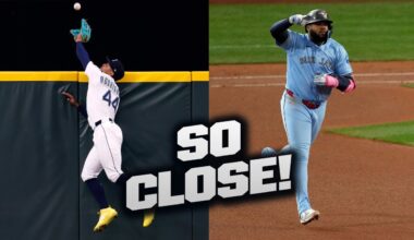 Potential robbery evaded 👀 Julio Rodríguez ALMOST robs Vladimir Guerrero Jr.'s home run in Game 3 😱