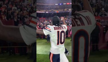 Dubs in the chat 😁 #win #chicagobears #mondaynightfootball