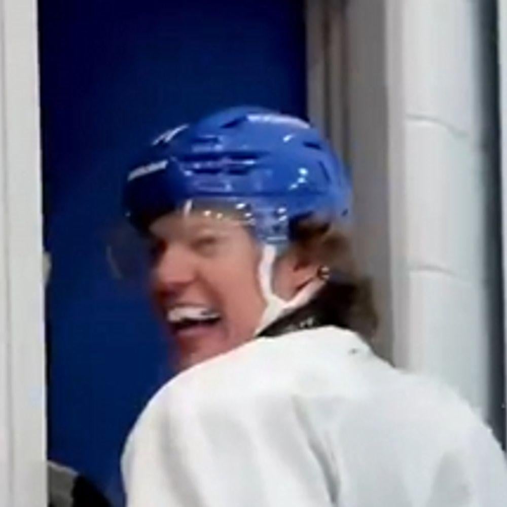 [Brigstew] Leafs prospect Ben Danford (#77 in white) came in like a wrecking ball and landed a huge open ice hit on the penalty kill, and answered the bell for it after.