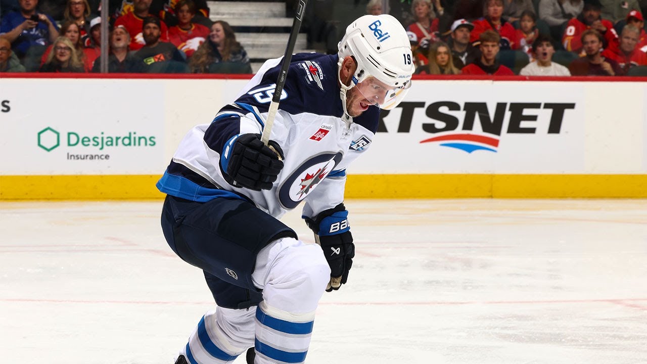 JONATHAN TOEWS scores 1ST goal as a Winnipeg Jet ☝️✈️🚨