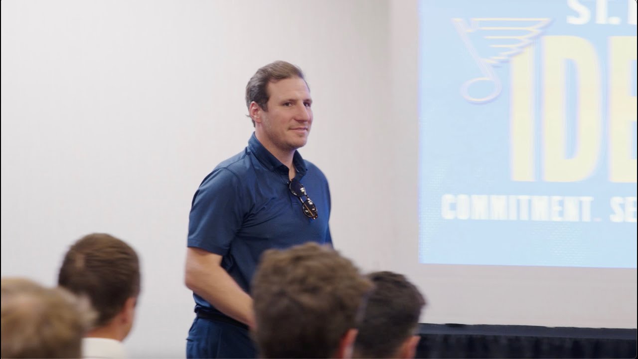 Alexander Steen surprised with Blues Hall of Fame nod in team meeting