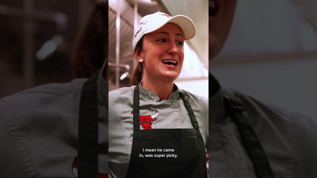See how an NBA Chef prepares meals for a team 👀🍝 #shorts #nba #basketball #cooking #chicagobulls
