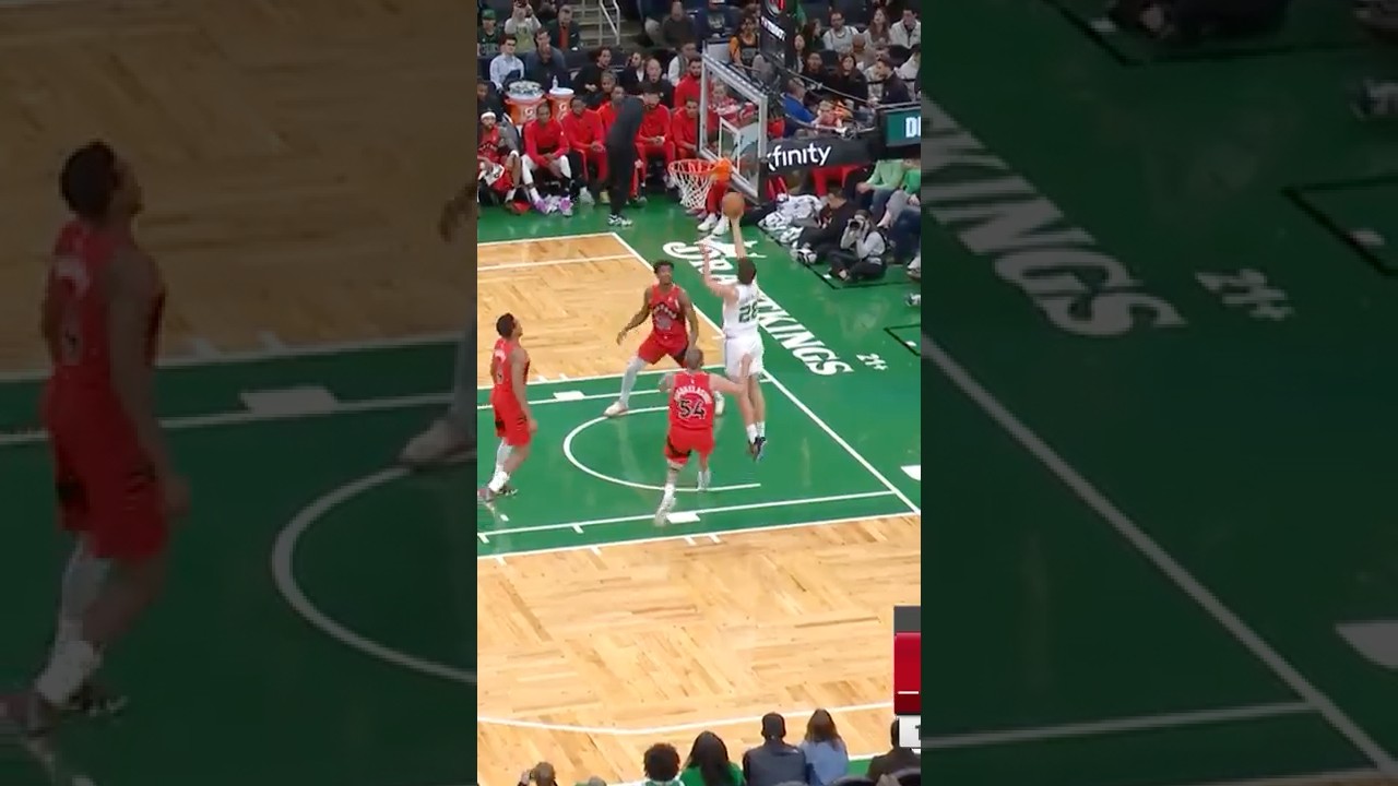 Hugo's already deep in his bag 👀 #celtics #nba #shorts