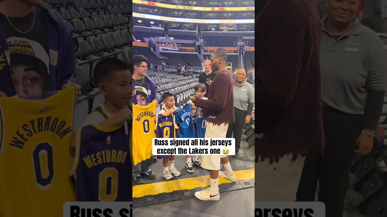 Russ didn’t want to sign his Lakers gear 😂 (via davidzly/TT)