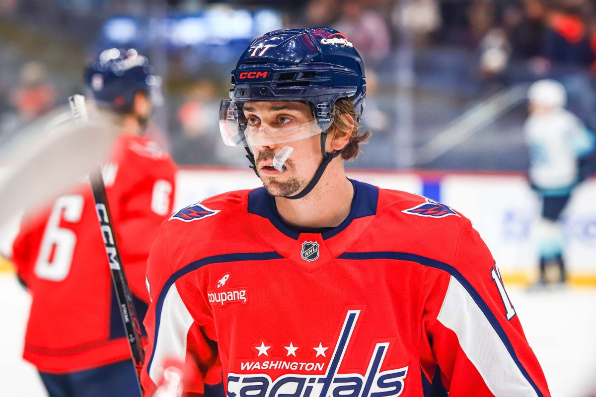 Spencer Carbery provides brief injury update on Dylan Strome after center leaves game in first period