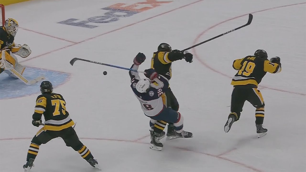 Boone Jenner Drops 🥊 Gloves 🥊 With Matthew Dumba