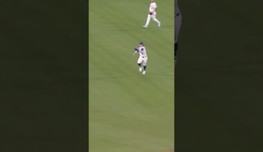 Toronto tacks on in Game 4! #WorldSeries