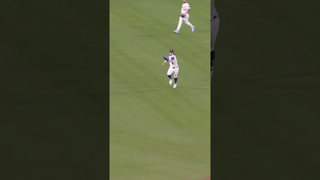 Toronto tacks on in Game 4! #WorldSeries