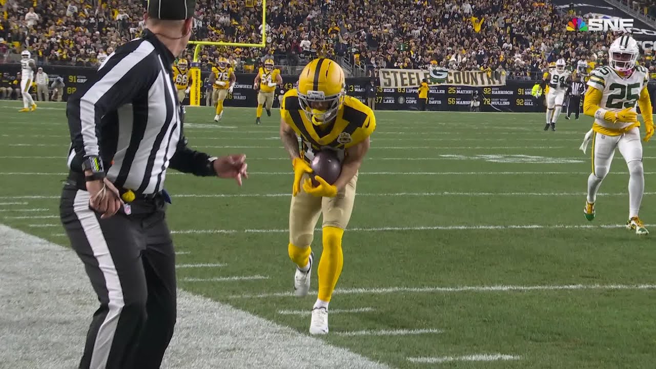 Rodgers casually drops 45-yard launch to Wilson