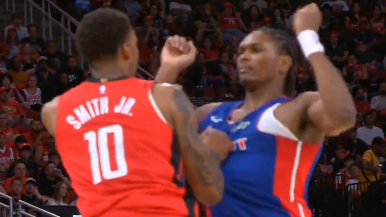 Jabari Smith Jr went to get into it with Ausar Thompson but realized it's Amen's brother 😂