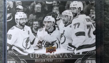 Look at homeboy’s face lol (2nd pic) GO LIGHTNING ⚡️⚡️⚡️