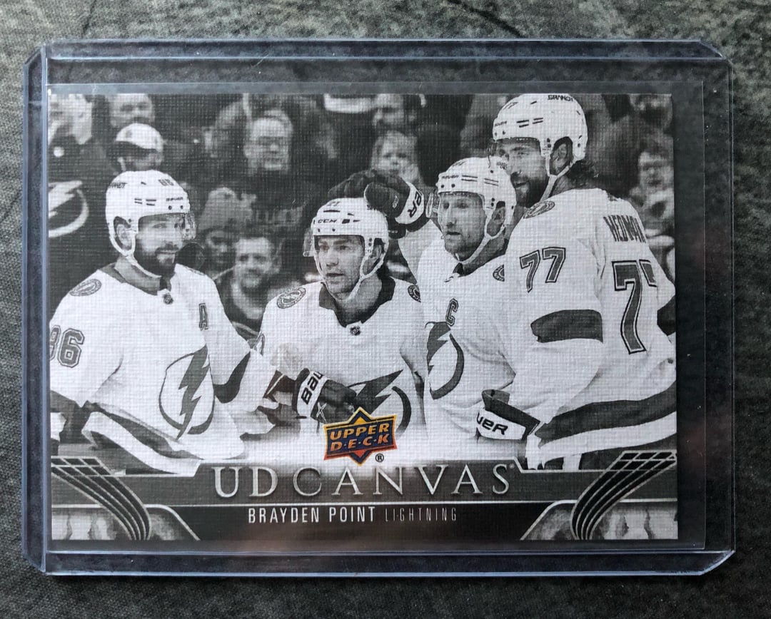 Look at homeboy’s face lol (2nd pic) GO LIGHTNING ⚡️⚡️⚡️