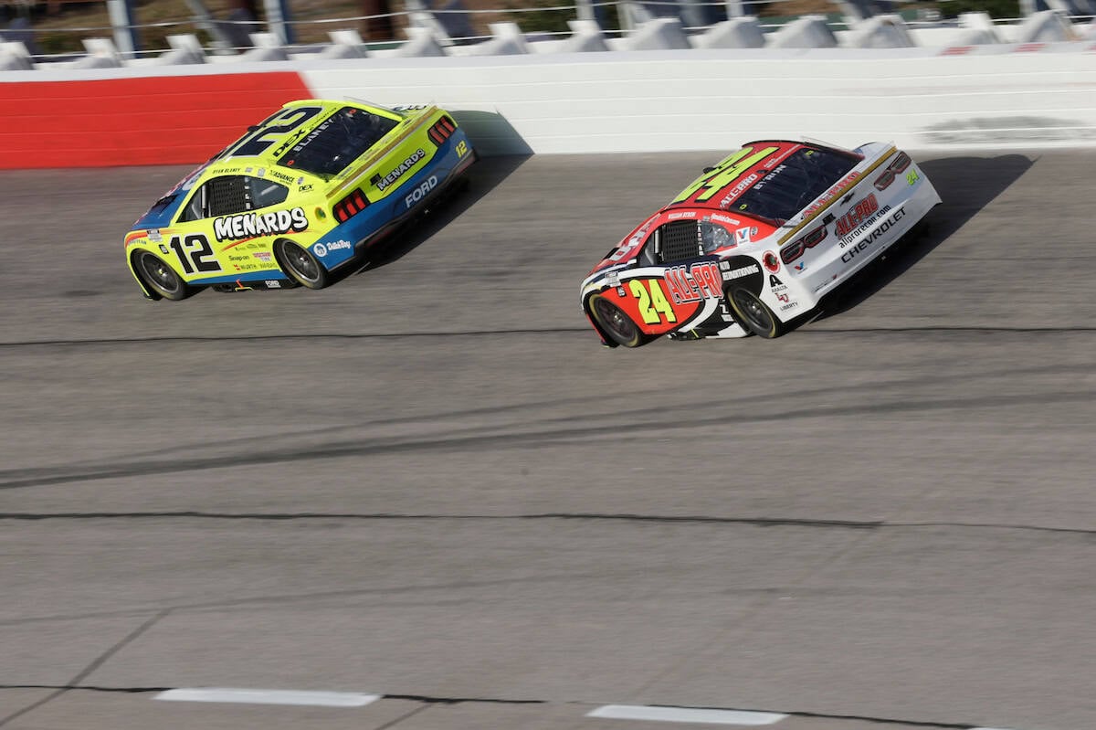 NASCAR Cup Series Darlington Southern 500- #12: Ryan Blaney, Team Penske, MenardsDutch Boy Ford Mustang, #24: William Byron, Hendrick Motorsports, All-Pro Auto Reconditioning Chevrolet
