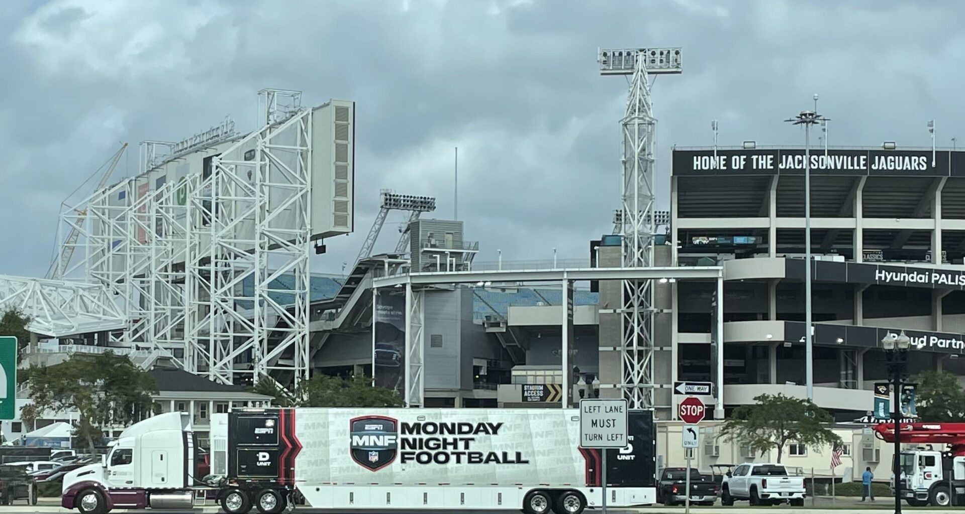 🎶 Are you ready for some FOOTBALL 🎶