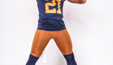 We can’t lose to the Packers this Sunday while they’re dressed like this.