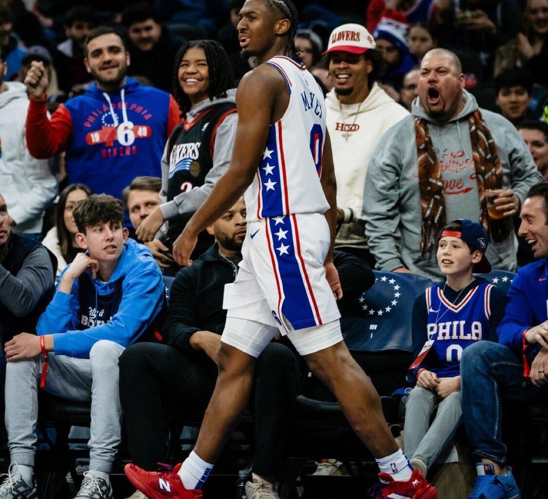 TYRESE MAXEY 40 BOMB IN THE SEASON OPENER