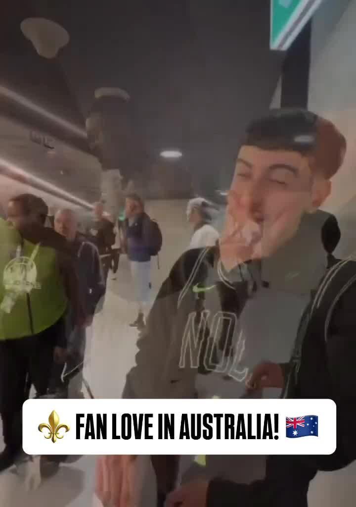 [Highlight] Zion Williamson showing off his slimmer frame meeting a fan in Australia