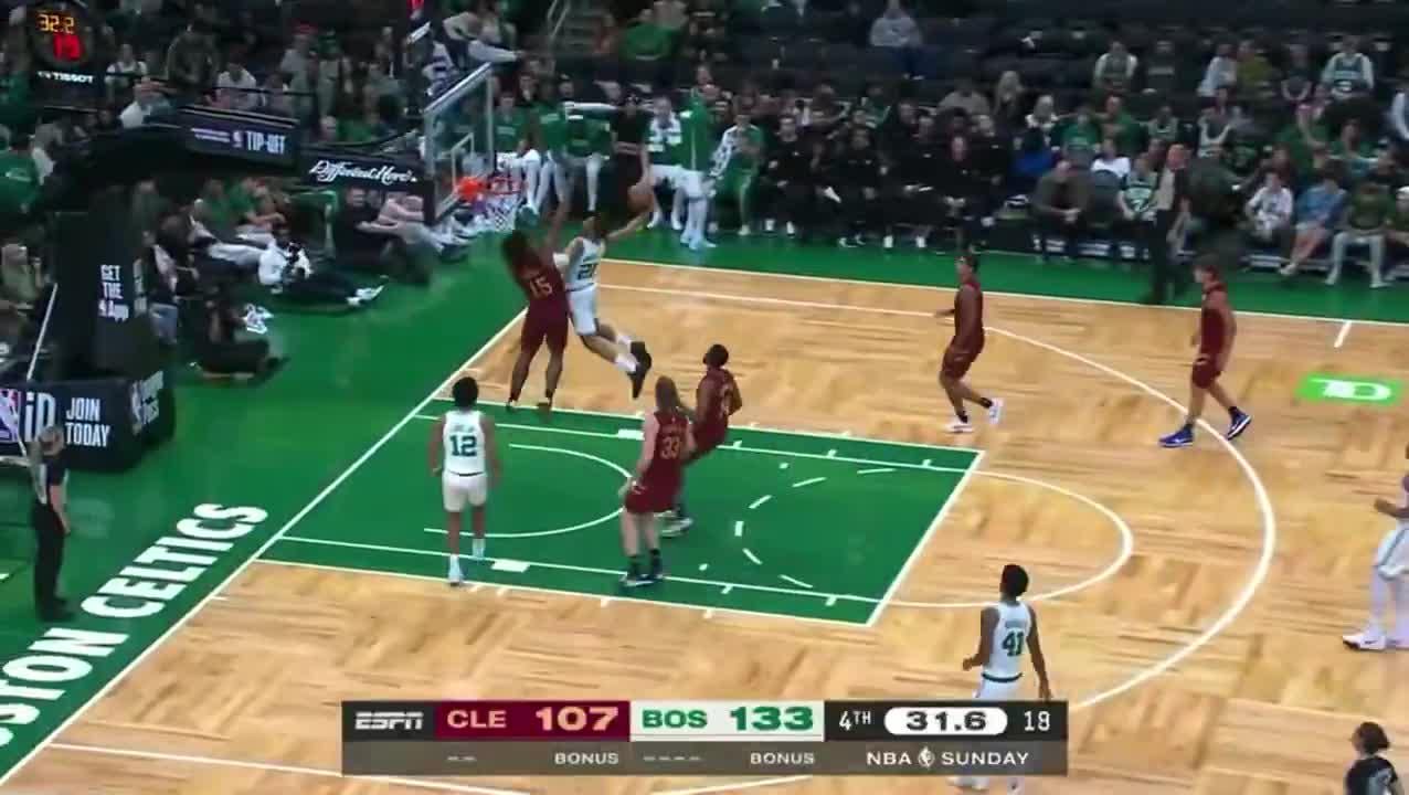 [Highlight] Wendell Moore Jr with an absolutely filthy poster on some dude