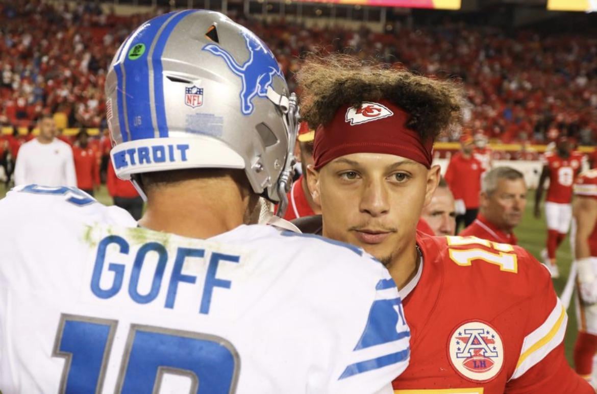 Score predictions for Sunday night? Mine is 28-24 Chiefs 🏆