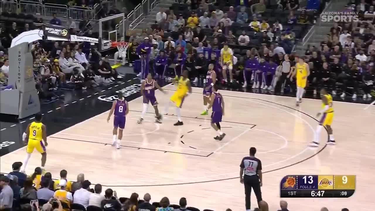 [Highlight] Devin Booker audibly says "HELL NAH" after DeAndre Ayton misses the hook shot