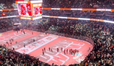 What an awesome game to be at! This is the second straight year I attend the Ducks home opener and see them win! Go Ducks!