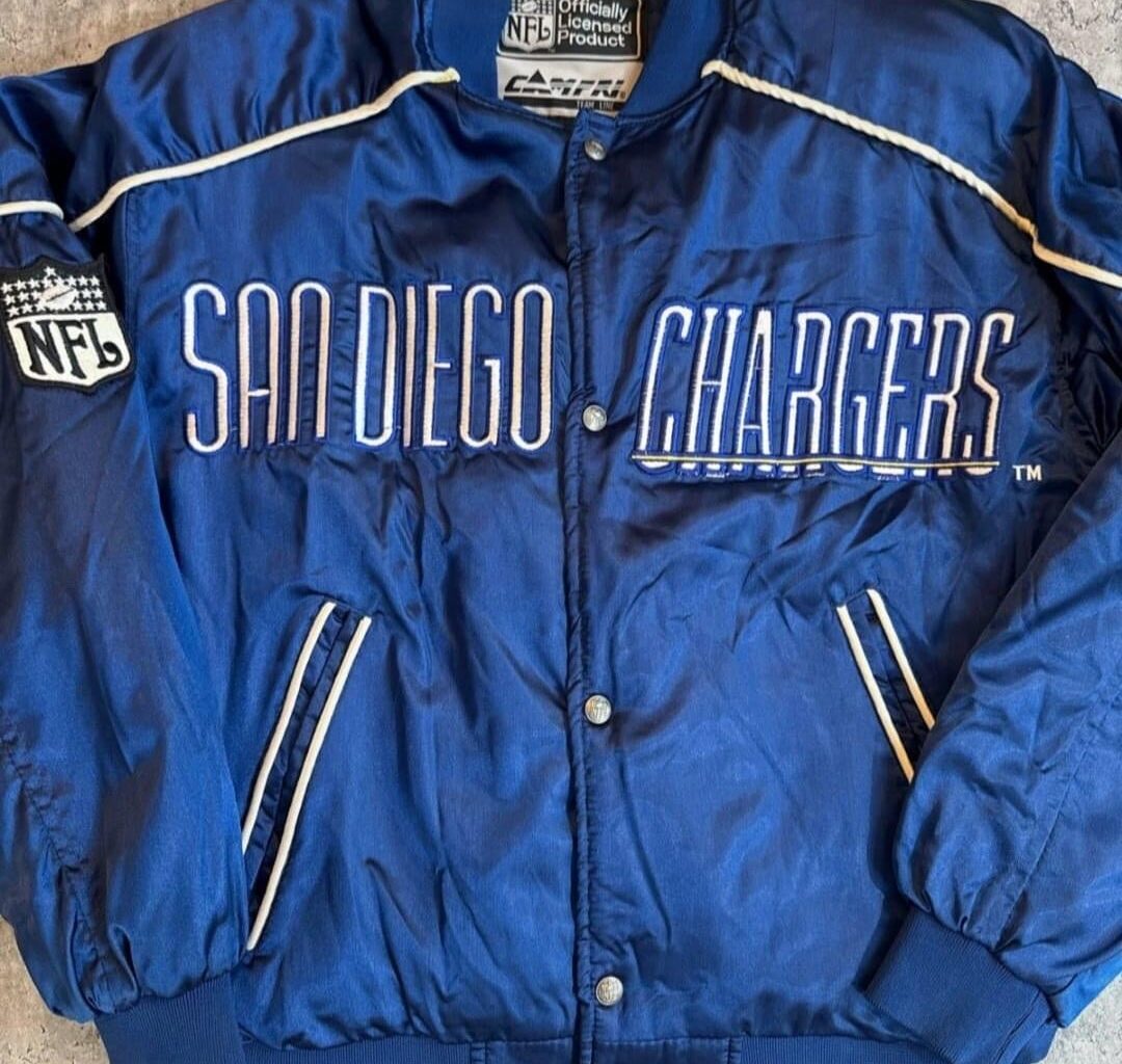 Debating whether to wear this to Wembley tomorrow or stick with one of my many jerseys? ⚡️⚡️⚡️