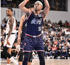 Pels legend, Tim Frazier balling against cliipers in preseason