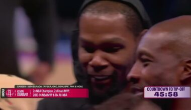 [Highlight] Kevin Durant returning the boos he's receiving from the OKC crowd