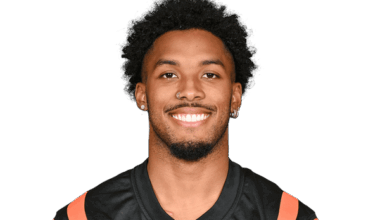 DJ Turner today 
5 Pass Deflections 
7 Yards Allowed
1 TFL 
91.8 PFF Grade
Put some respect on his name.