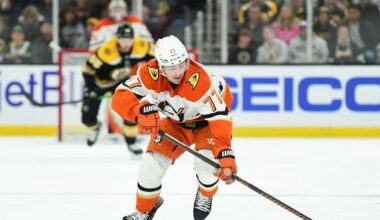 With Bruins on a 5-game losing streak, Ducks coach Joel Quenneville "we're playing a very dangerous opponent tonight" as Anaheim looks for back-to-back road Ws. News, notes, quotes, lines from Ducks morning skate in Boston ⬇️