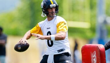 Steelers to Consider Signing Aaron Rodgers for Another Season