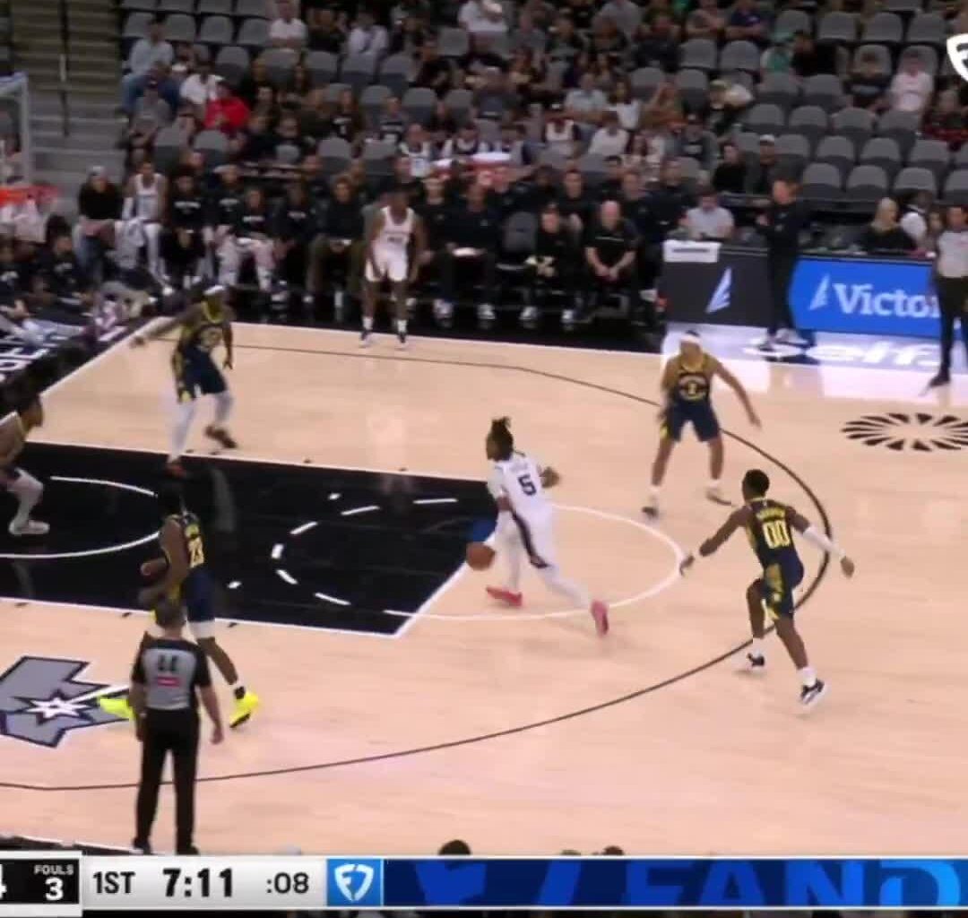 [Highlight] Steph Castle gets UP and detonates on the Pacers!