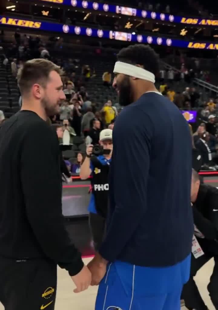 All love between Luka and AD in today's game
