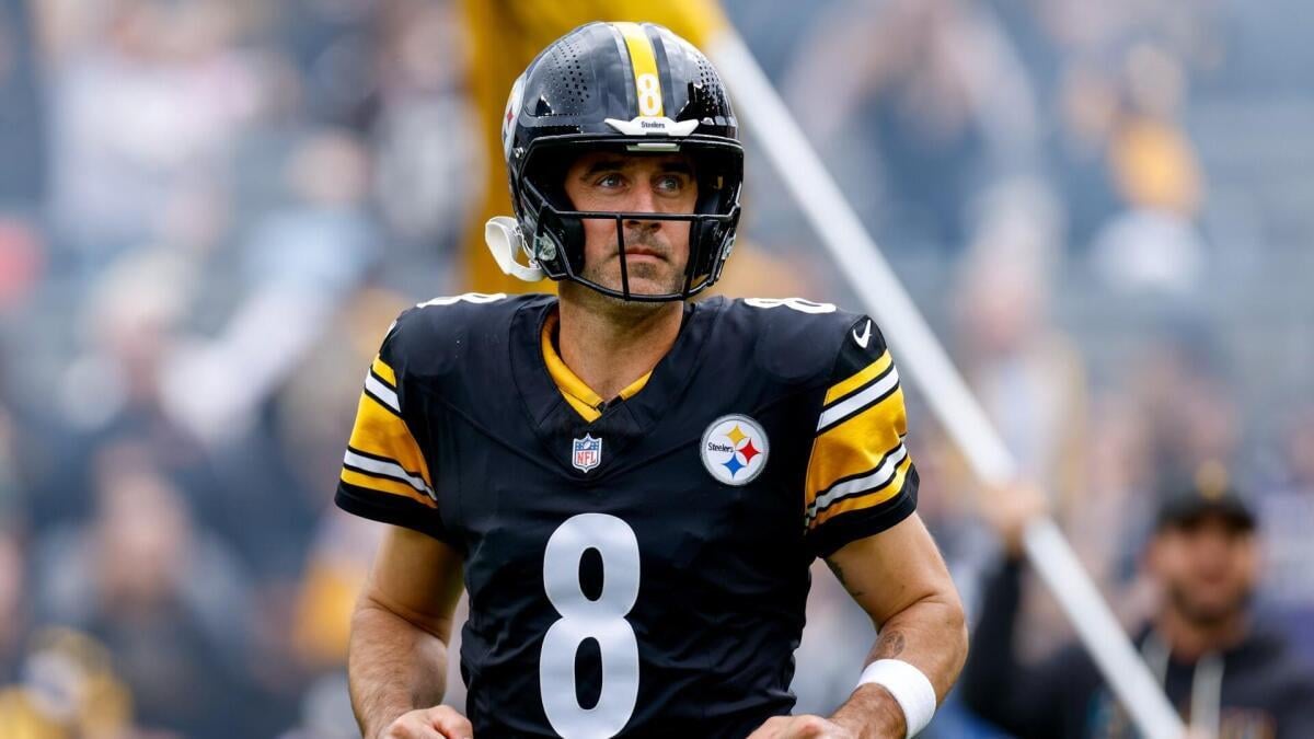 Aaron Rodgers: "My football career starts and will end one day with Green Bay."