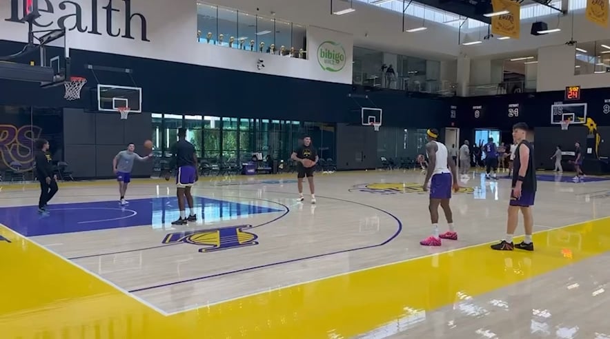 [McMenamin] A look at Jarred Vanderbilt’s improved shooting mechanics as he gets shots up with Jake LaRavia