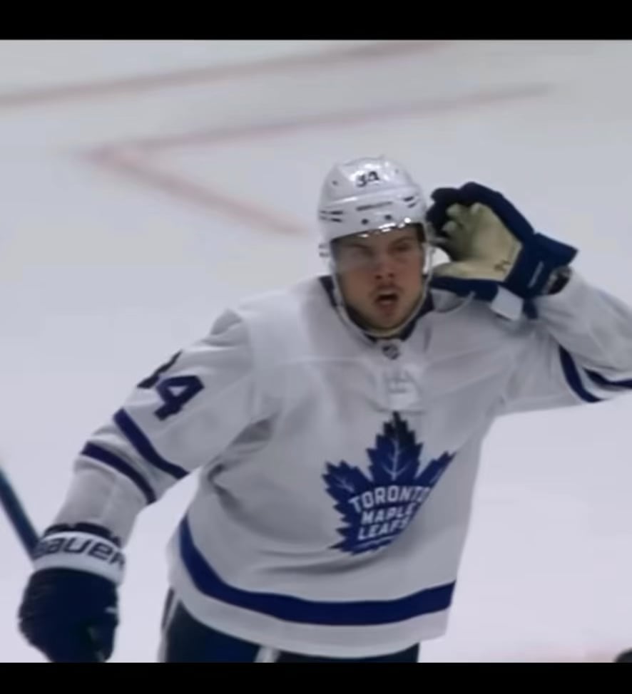 It’s me, it’s Auston 💅🏽